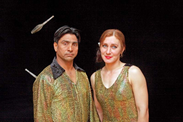 ukrainian performer aksana and her husband photo athar khan express ukrainian performer aksana and her husband photo athar khan express