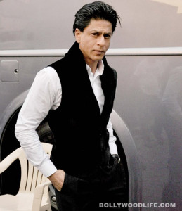 srk shoots at london s madame tussauds for fan srk shoots at london s madame tussauds for fan