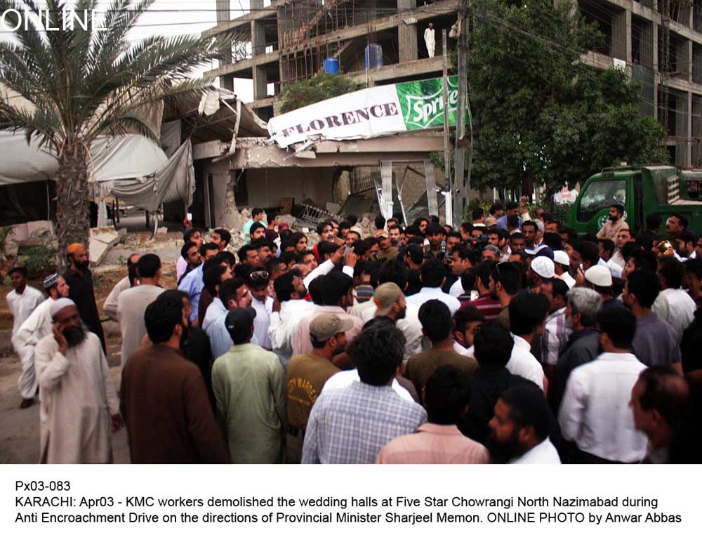 kmc workers demolished the wedding halls at five star chowrangi photo online