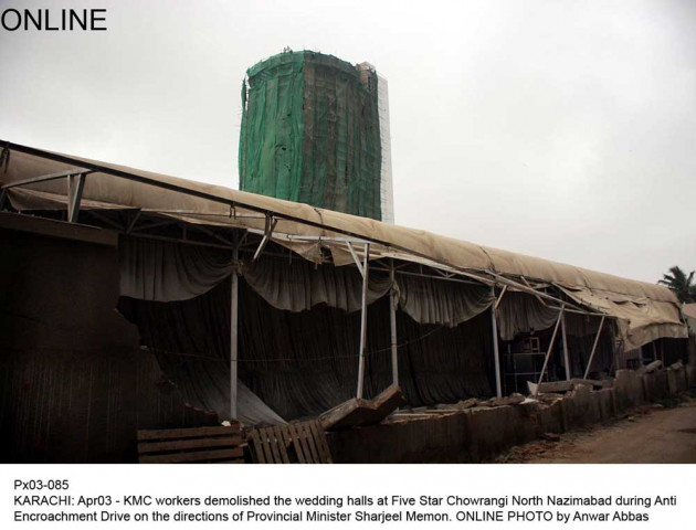 kmc workers demolished the weddings halls during the anti encroachment drive photo online