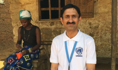 pakistani social worker becomes hero in ebola hit sierra leone