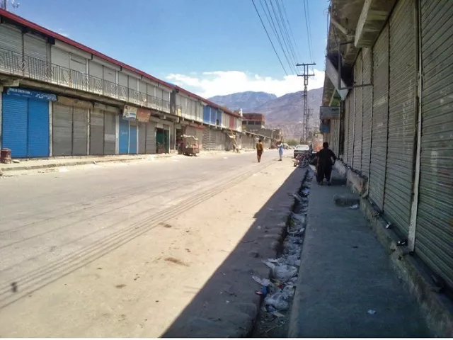 passengers remain stranded associations up in arms over convoy system photo online passengers remain stranded associations up in arms over convoy system photo online
