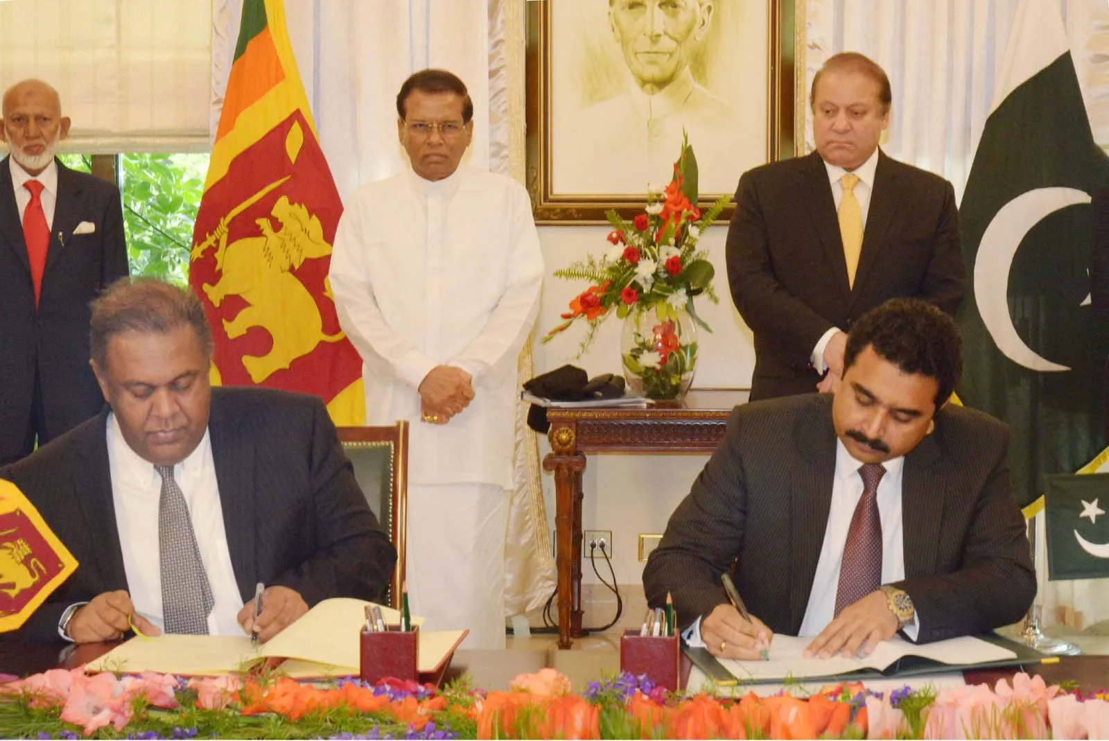 prime minister nawaz sharif and sri lankan president sri sena witness signing of mous between the two countries at the pm house on monday april 6 2015 photo pid prime minister nawaz sharif and sri lankan president sri sena witness signing of mous between the two countries at the pm house on monday april 6 2015 photo pid