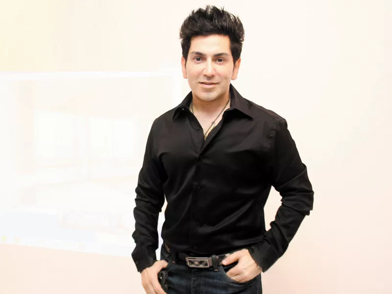 faakhir turns composer for asim raza s ho mann jahaan stays put in the dwindling music industry photo courtesy catalyst pr faakhir turns composer for asim raza s ho mann jahaan stays put in the dwindling music industry photo courtesy catalyst pr