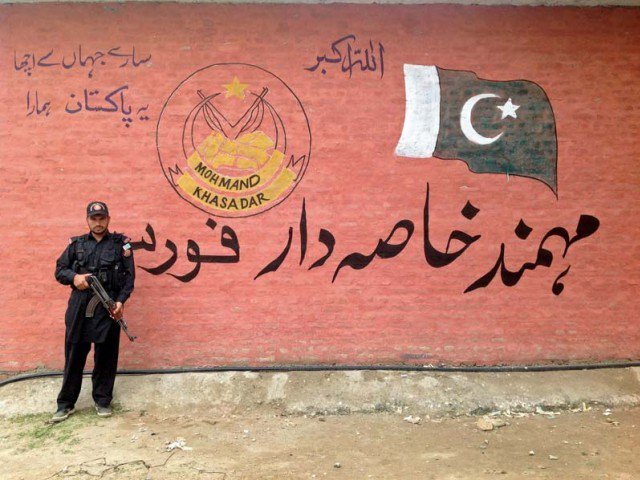 a khasadar soldier in ekka ghund photo mureeb mohmand express