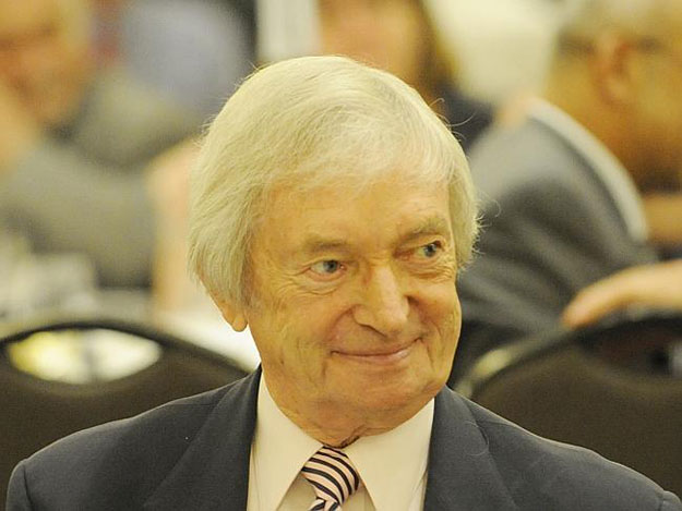 benaud one of australia 039 s most influential cricketers had been fighting skin cancer photo news limited