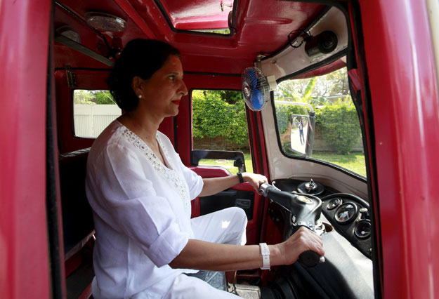 female rickshaw drivers rev up