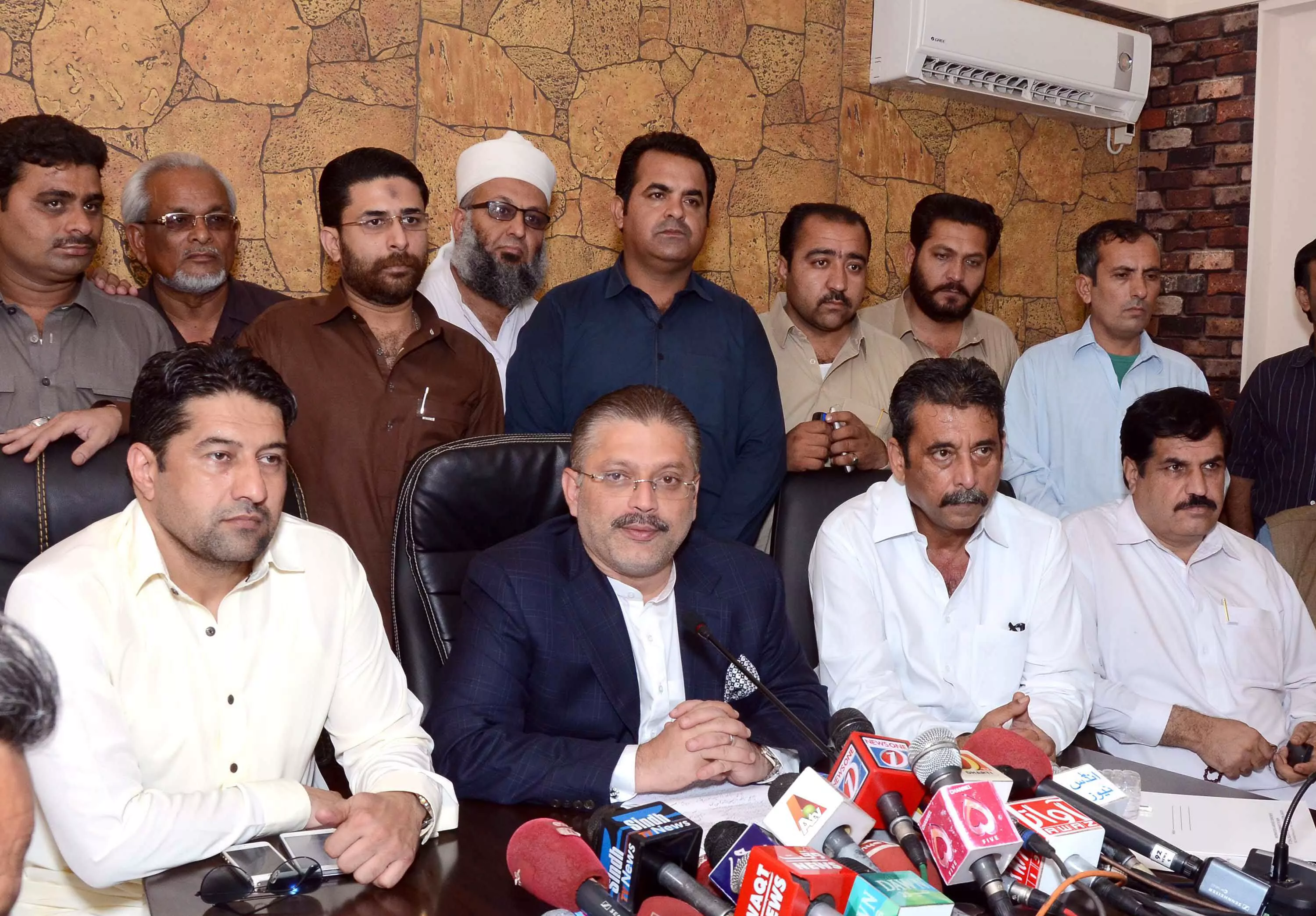 sharjeel memon addresses a press conference in karachi on april 10 2015 photo irfan ali express sharjeel memon addresses a press conference in karachi on april 10 2015 photo irfan ali express