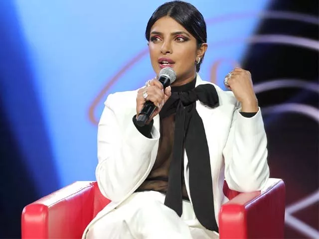 priyanka chopra attends beautycon festival los angeles 2019 photo getty priyanka chopra attends beautycon festival los angeles 2019 photo getty