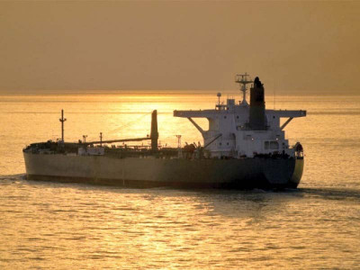 getting stuck port congestion delays offloading of oil products