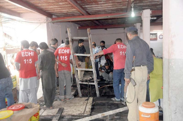 six men died when they jumped one after the other into an underground tank storing chemicals to save their colleague the tank was nearly 20 feet deep photo mohammad azeem express six men died when they jumped one after the other into an underground tank storing chemicals to save their colleague the tank was nearly 20 feet deep photo mohammad azeem express