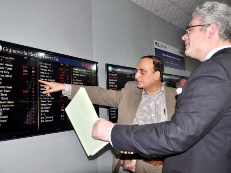 us consul general in lahore zachary harkenrider and gepco ceo zahoor ahmed at the newly established power distribution centre pr