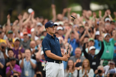 maiden major title gritty spieth holds nerve in historic masters win