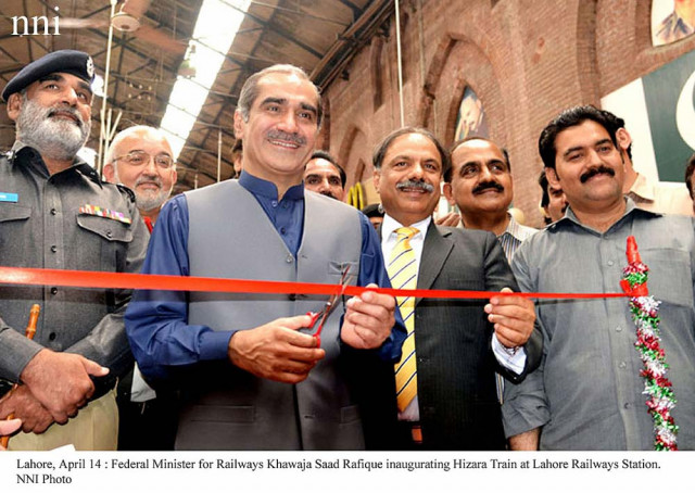 khawaja saad rafique inaugurating hizara train at lahore railway station photo nni khawaja saad rafique inaugurating hizara train at lahore railway station photo nni