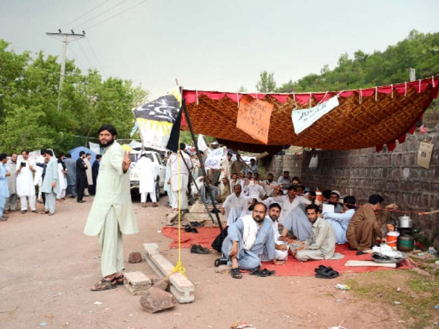 protesters have pitched tents outside imran khan s house and are refusing to go home till their demands are accepted photo huma choudhary express protesters have pitched tents outside imran khan s house and are refusing to go home till their demands are accepted photo huma choudhary express