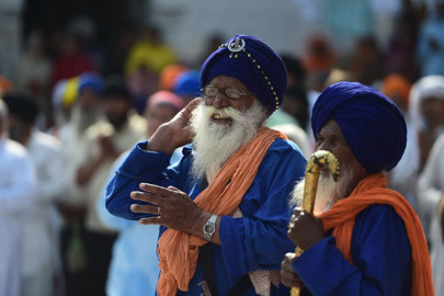 spate of attacks shake pakistan s dwindling sikh community