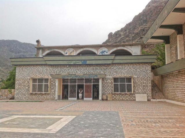 the shrine of haji sahib turangzai in mohmand agency photos mureeb mohmand express the shrine of haji sahib turangzai in mohmand agency photos mureeb mohmand express
