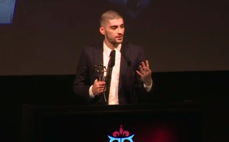 zayn malik thanked quot four of the best guys he ever met quot at awards ceremony