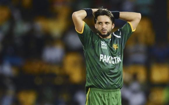 afridi who has represented pakistan in a record 77 t20 internationals wants the batsmen to take responsibility and bat in pairs to strengthen the perennial weakness of the team photo reuters