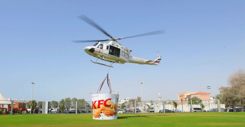 chopper landed to hand out 3 000 sandwiches photo emirates 24 7