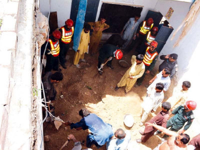 dilapidated condition 20 children injured in classroom roof collapse dilapidated condition 20 children injured in classroom roof collapse