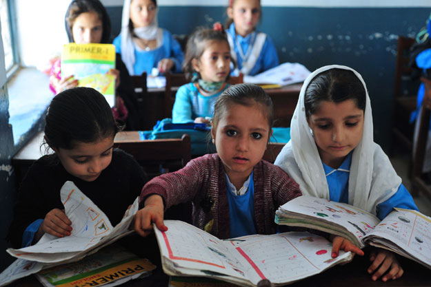 there are 10 4 million girls of primary school age 3 6 million of whom are not in school and 43 per cent of those are from punjab photo afp