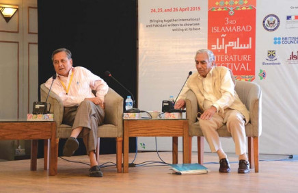 moderator asif noorani with author pran neville photo express