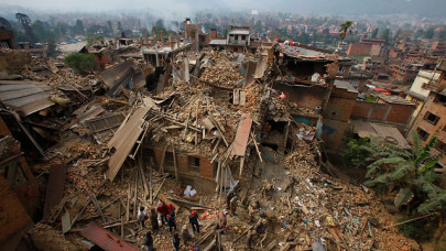 amid aftershocks nepal quake toll tops 2 500