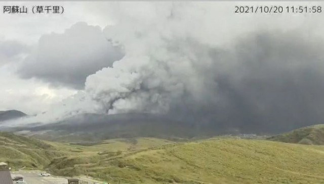japanese volcano spews plumes of ash people warned away japanese volcano spews plumes of ash people warned away