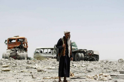 saudi led coalition destroys yemen runway after iran defies blockade