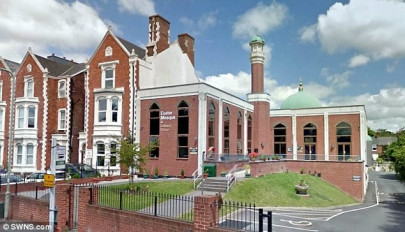 parents stop children from taking school trip to local mosque in england