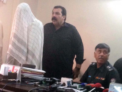 dangerous liaisons raw trains mqm workers for unrest in karachi says ssp