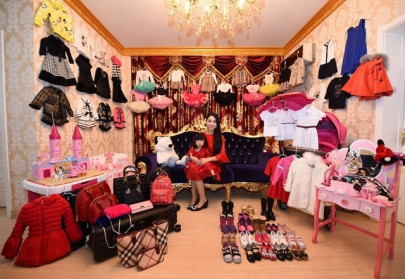 mom spends 161 000 on two year old s birthday wardrobe mom spends 161 000 on two year old s birthday wardrobe