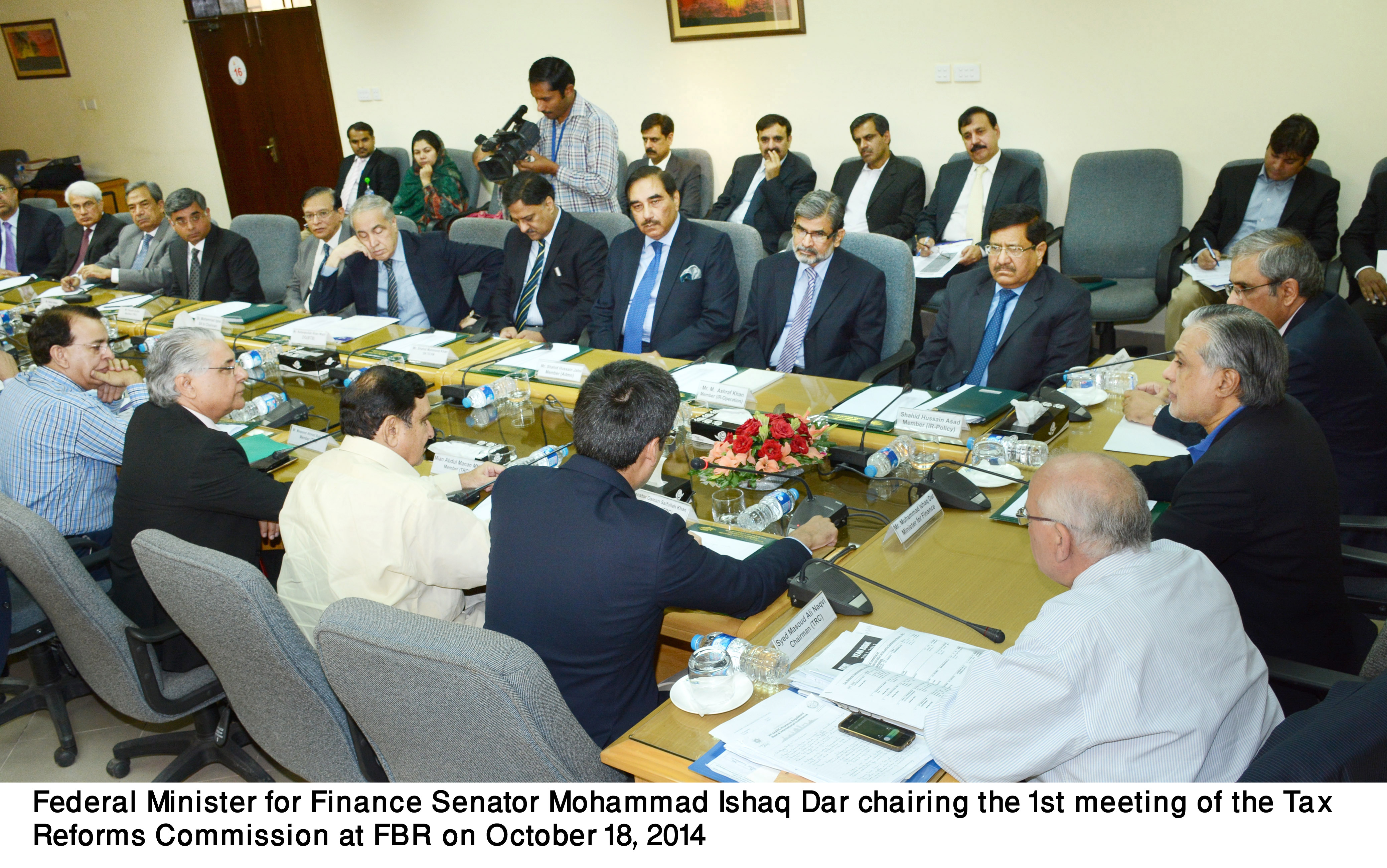 finance minister ishaq dar chairing the first meeting of the newly formed tax reforms commission at fbr on saturday photo pid