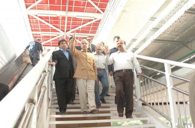 the chief minister came from lahore unannounced to review the pace of work on the project photo inp the chief minister came from lahore unannounced to review the pace of work on the project photo inp