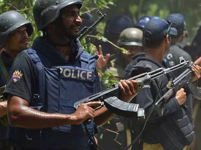 policemen were abducted from a checkpoint close to sindh punjab border photo express policemen were abducted from a checkpoint close to sindh punjab border photo express