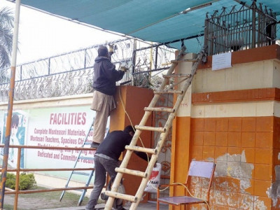 one killed as gunmen attack school in dera ghazi khan