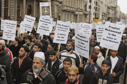 why muslims are offended by images of prophet muhammad pbuh