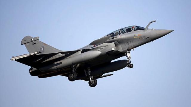 a rafale fighter jet prepares to land at the air base in saint dizier in this file picture taken on feb 13 2015 india is close to finalising a deal for dozens of rafale fighter jets during its prime minister 039 s visit to france photo afp