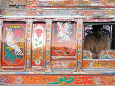 speeding bus kills three in karachi