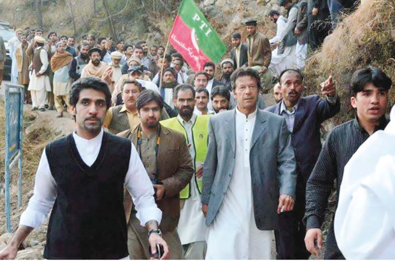 imran khan arrives to address a public meeting in dobair valley photo inp