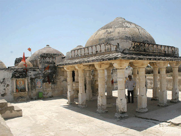 gori temple in tharparkar district photo athar khan express