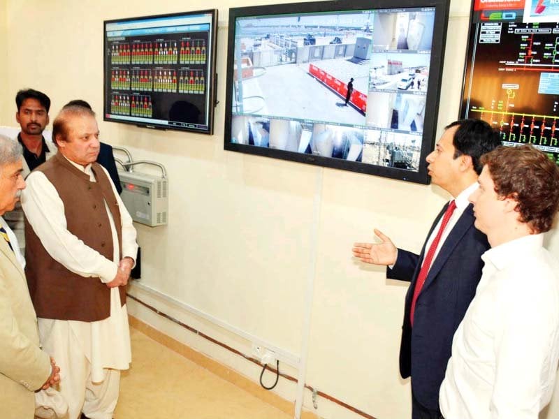 nawaz sharif is briefed about the solar power plant photo ppi