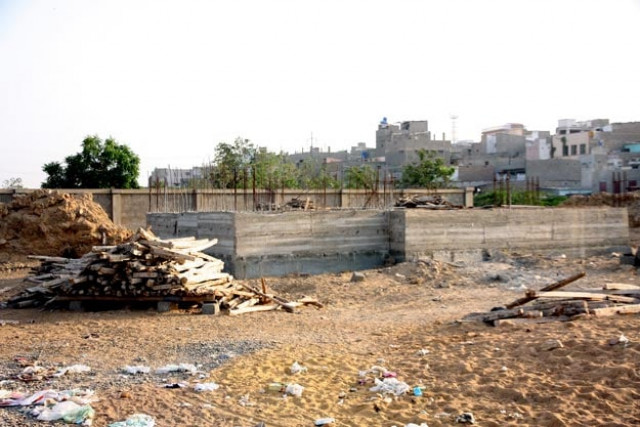 he station 039 s construction started three months ago on a plot being used by the traffic police for the past 35 years to store unfit vehicles that have been impounded photo athar khan express he station 039 s construction started three months ago on a plot being used by the traffic police for the past 35 years to store unfit vehicles that have been impounded photo athar khan express