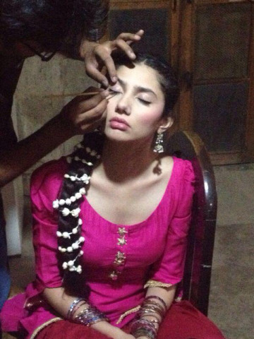 all that hard work is taking a toll on mahira photo twitter all that hard work is taking a toll on mahira photo twitter
