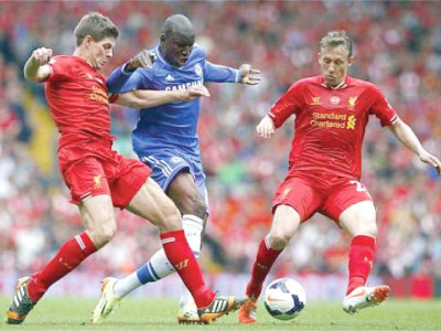 liverpool guard of honour for champions chelsea