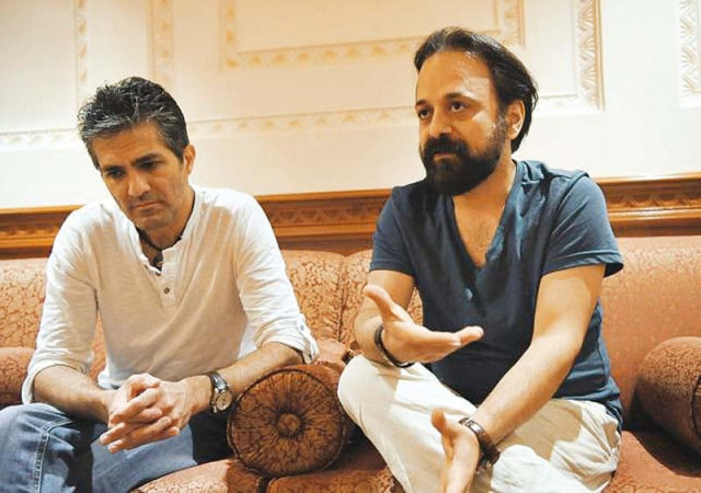 tar player siamak sepehri l who leads iranian folk music band rastak listens as farzad moradi the group s kurdish lead singer talks during an interview photo reuters tar player siamak sepehri l who leads iranian folk music band rastak listens as farzad moradi the group s kurdish lead singer talks during an interview photo reuters