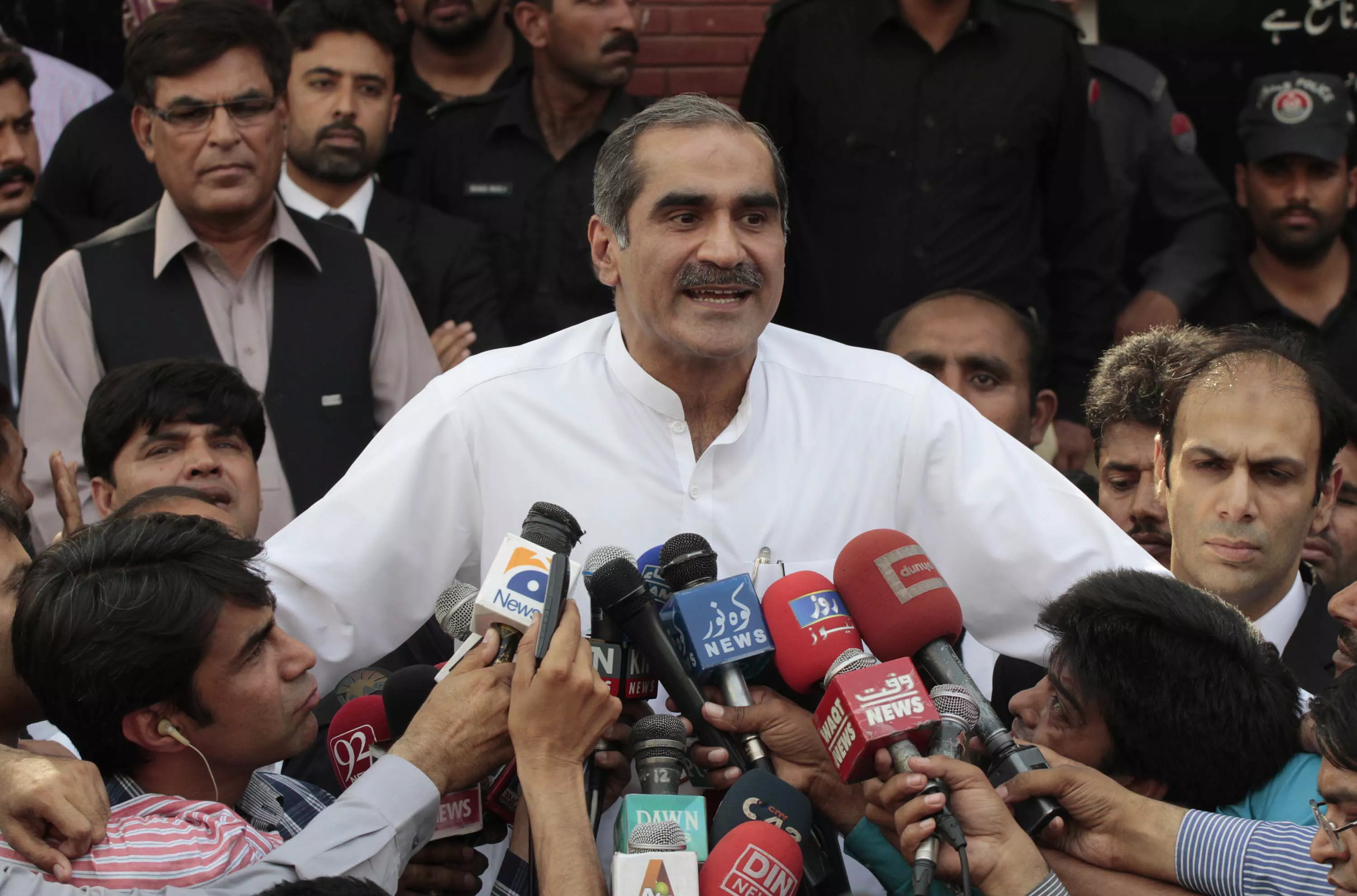supreme court suspends election tribunal s verdict in na 125 issues notices to pti candidate ro and ecp photo riaz ahmed express supreme court suspends election tribunal s verdict in na 125 issues notices to pti candidate ro and ecp photo riaz ahmed express