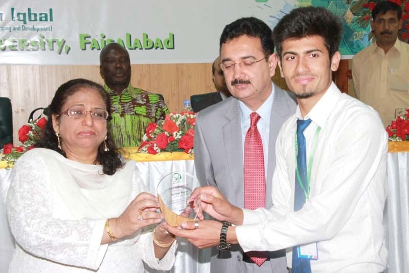 1 adil khan receives an award at faisalabad university 2 khan s invention the limit breaker switching device photos express