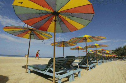 chinese company sends 12 000 on thai holiday